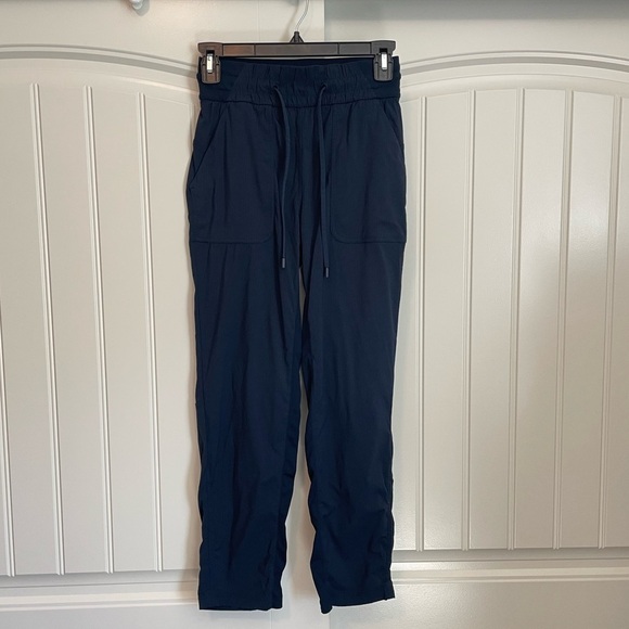 Lululemon Beyond the Studio Crop True Navy size 2 - Picture 2 of 9